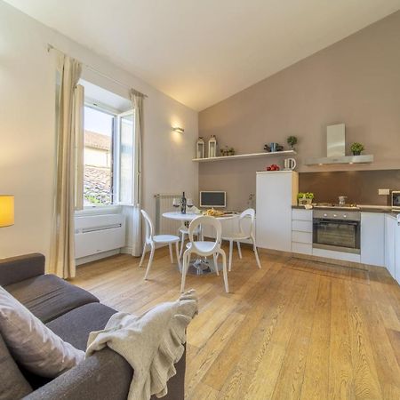 Bright Santa Croce Apartment ฟลอเรนซ์ ภายนอก รูปภาพ