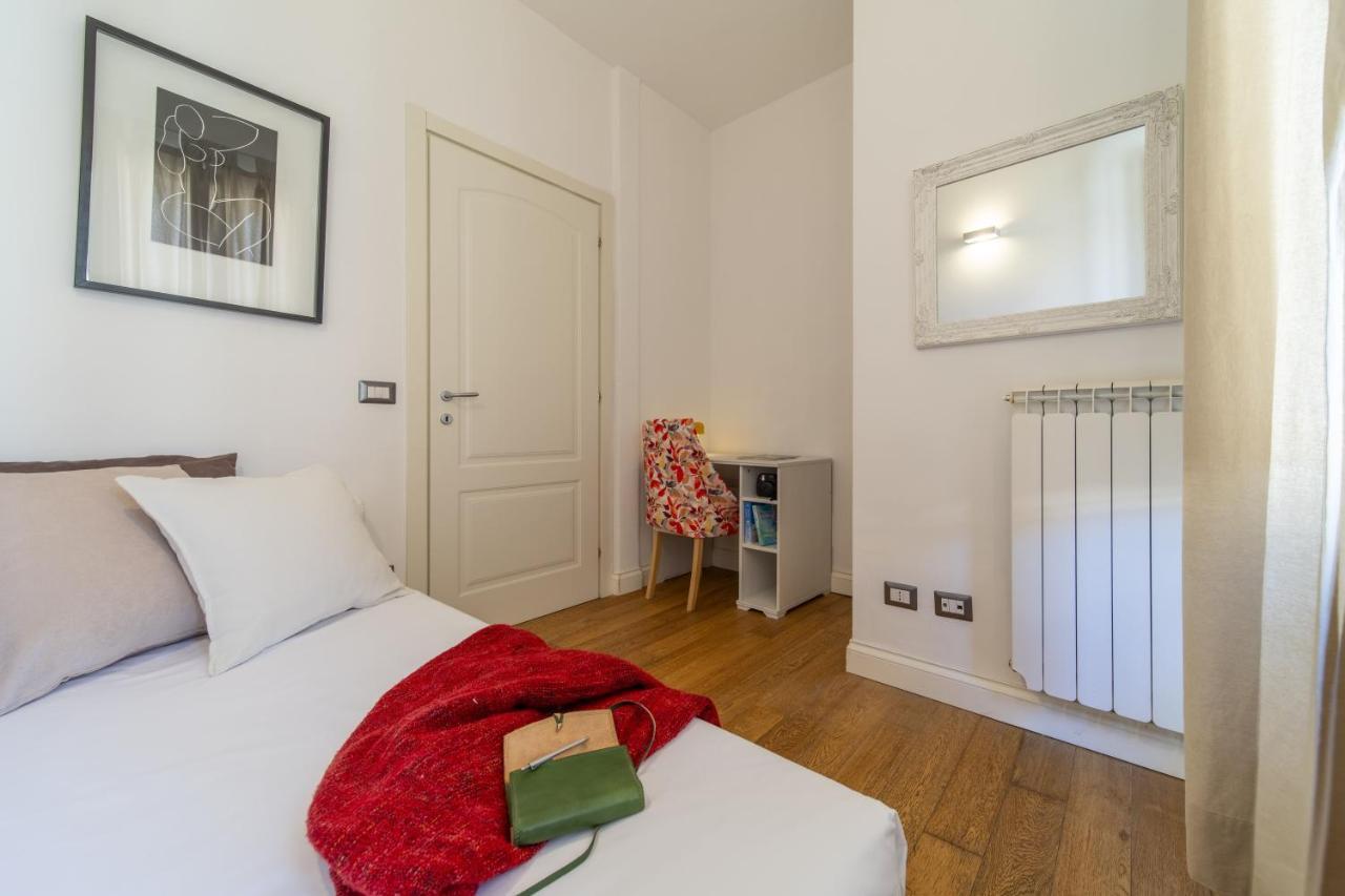 Bright Santa Croce Apartment ฟลอเรนซ์ ภายนอก รูปภาพ