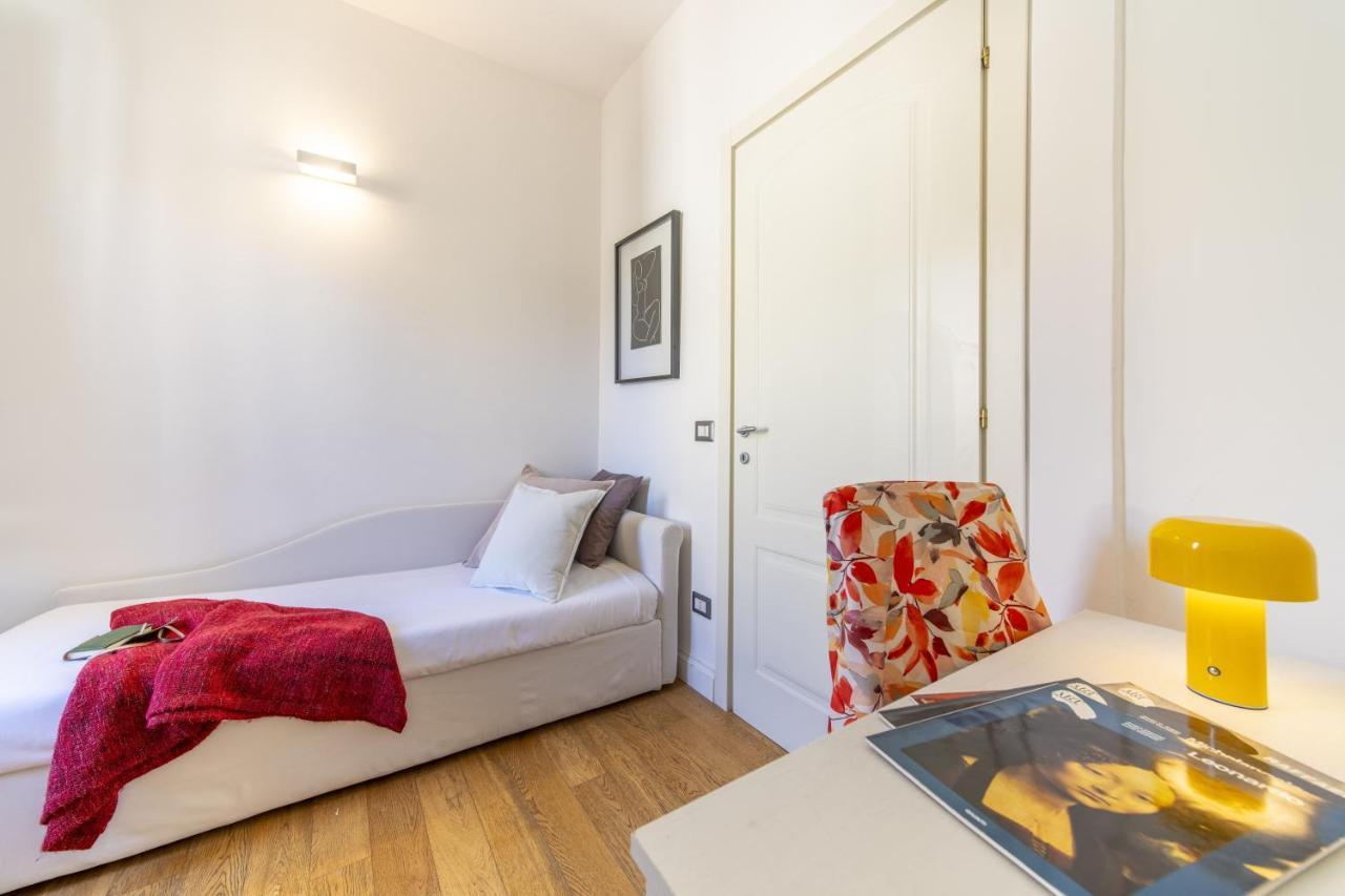 Bright Santa Croce Apartment ฟลอเรนซ์ ภายนอก รูปภาพ