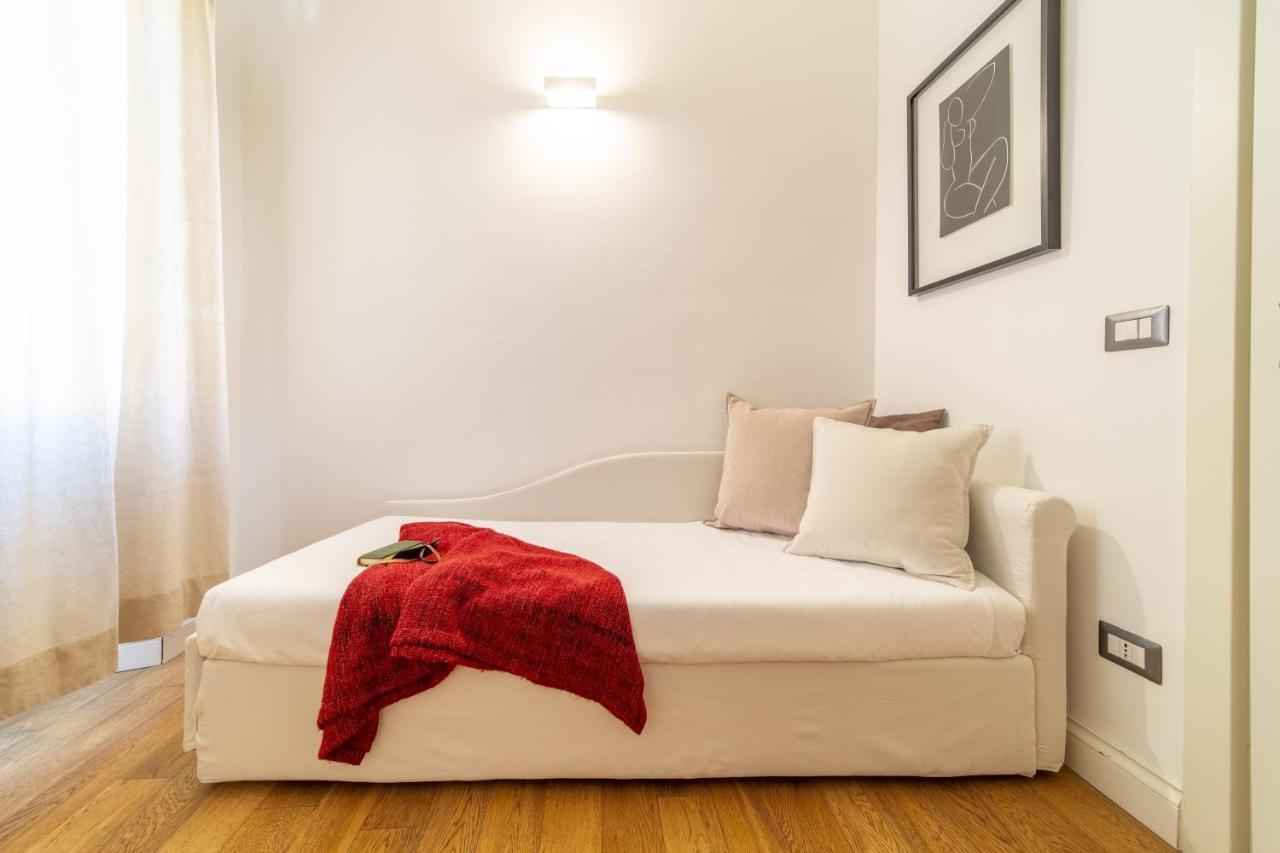 Bright Santa Croce Apartment ฟลอเรนซ์ ภายนอก รูปภาพ